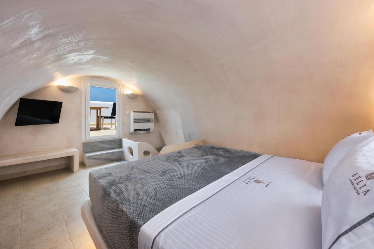 Aelia Luxury Suites Karterados  Zewnętrze zdjęcie A cave room at the hotel