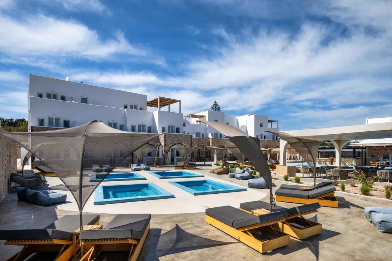 Aelia Luxury Suites Karterados  Zewnętrze zdjęcie The hotel's pool