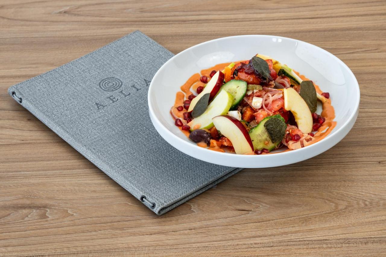 Aelia Luxury Suites Karterados  Zewnętrze zdjęcie A bowl of fruit salad