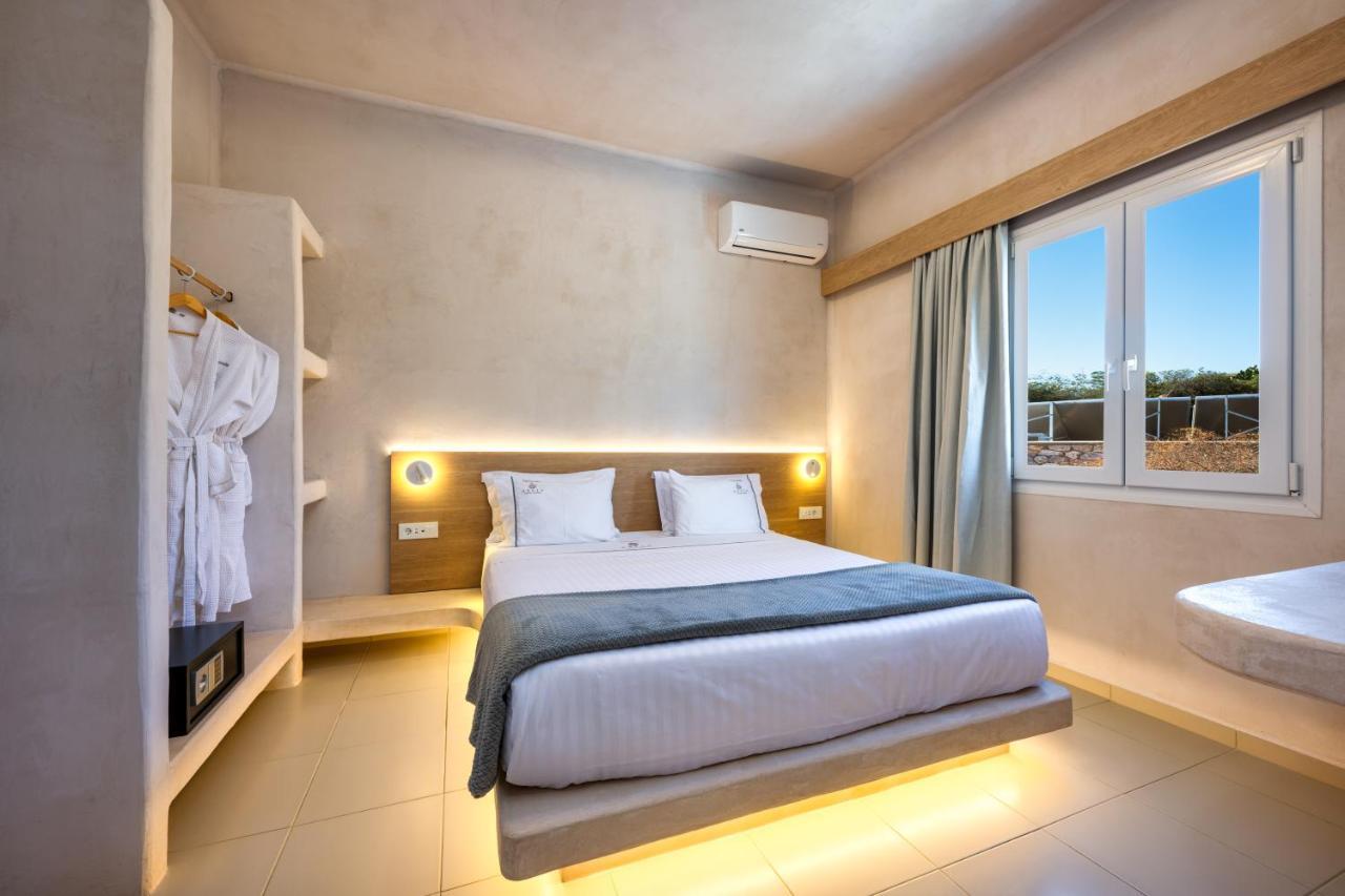 Aelia Luxury Suites Karterados  Zewnętrze zdjęcie A bedroom at the hotel