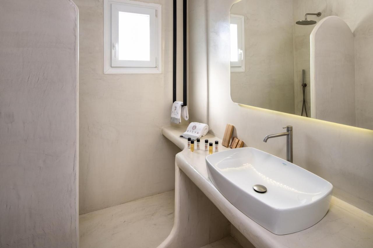 Aelia Luxury Suites Karterados  Zewnętrze zdjęcie Bathroom