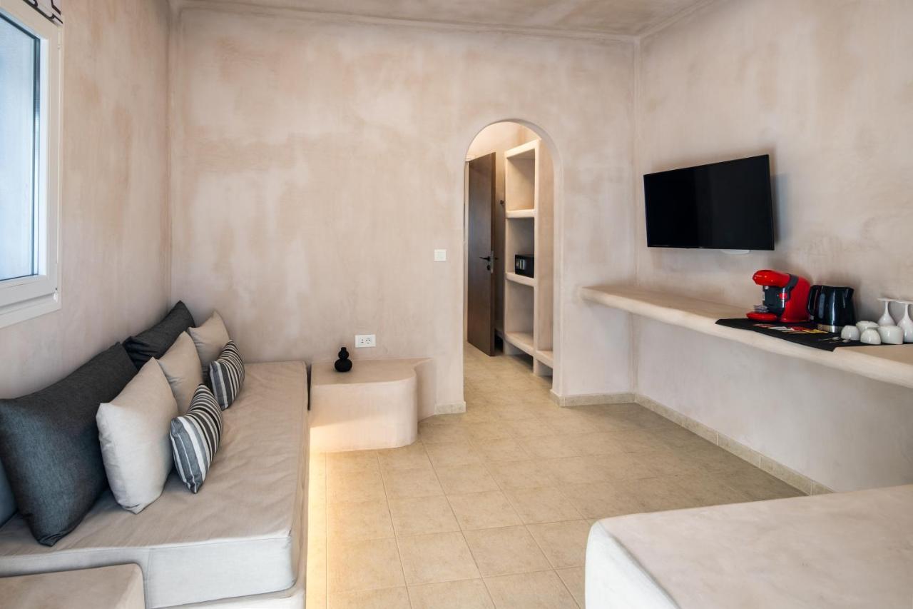Aelia Luxury Suites Karterados  Zewnętrze zdjęcie A room at the hotel